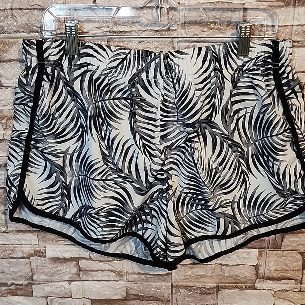 Xersion Black White Athletic Shorts